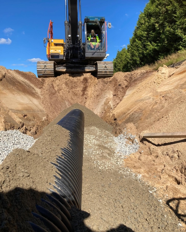 Personer i ett schakt.